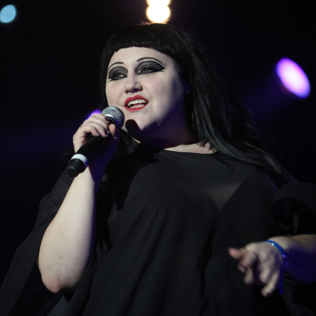Beth-Ditto-2011-Photograph-by-Rama-Wikimedia-Commons-Cc-by-sa-2.0-fr